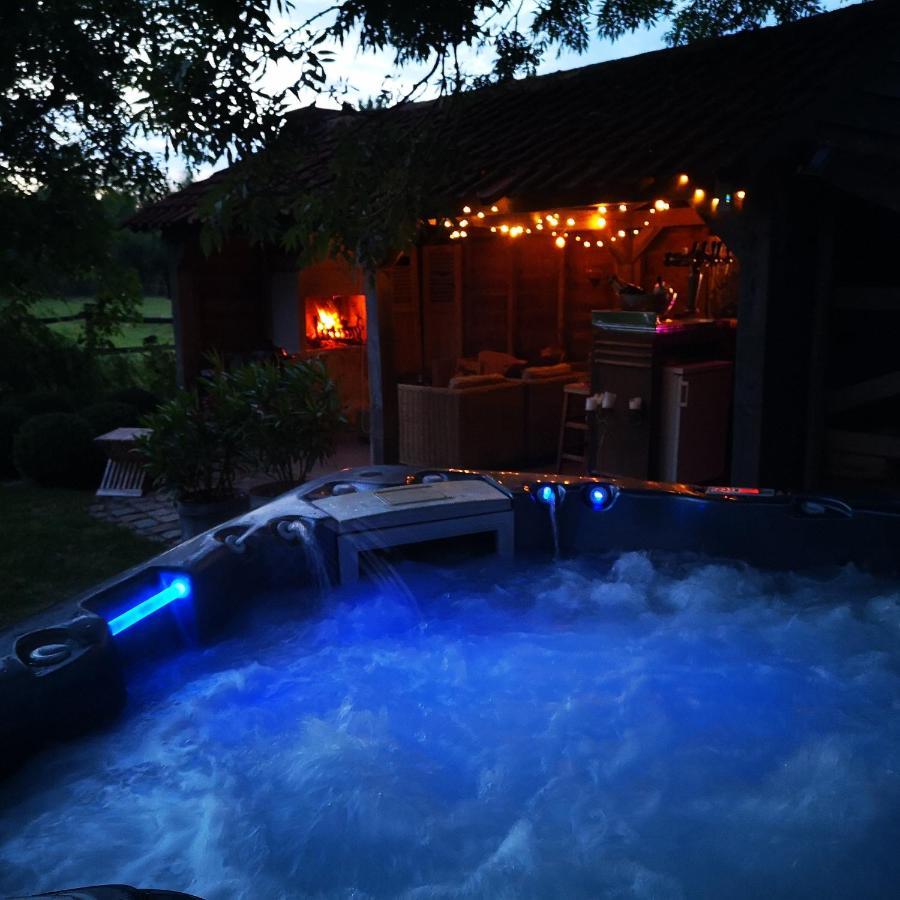 Casa Leone Near Bruges With Jacuzzi & Parking