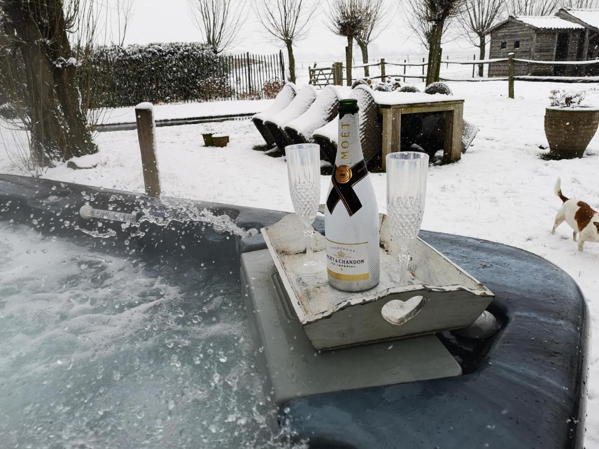 Casa Leone Near Bruges With Jacuzzi & Parking Bed & Breakfast